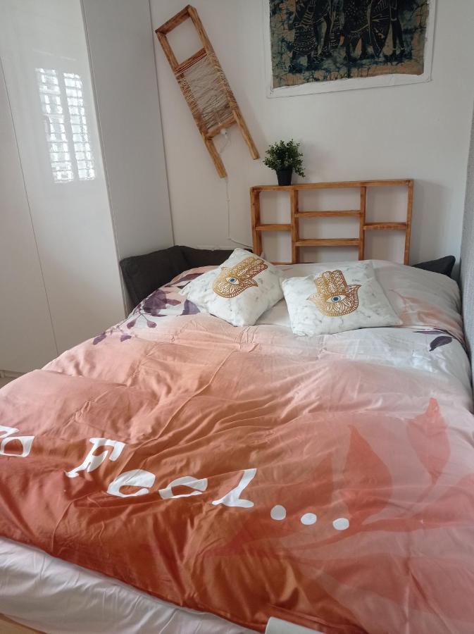 New! Great Location! Vibrant Downtown, Talpiot Market, Flea Market, Carmel Beach, Close To Everywhere Apartment Haifa Exterior foto